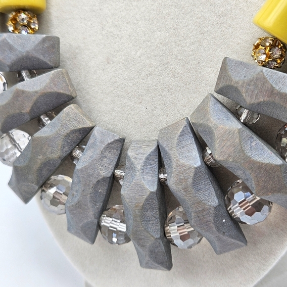 COS Plastic Beaded Colorful Pink Gray Yellow Pastel Statement Necklace - Picture 4 of 8